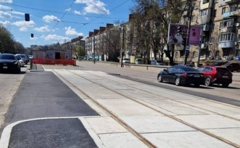У Дніпрі закінчили ремонт трамвайного переїзду на проспекті Б. Хмельницького