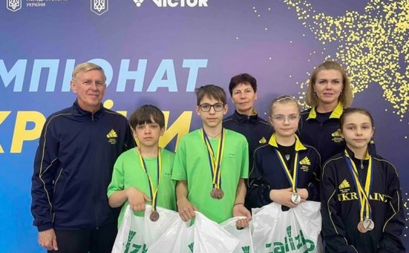 Дніпровські спортсмени вибороли 6 медалей на чемпіонаті України з бадмінтону