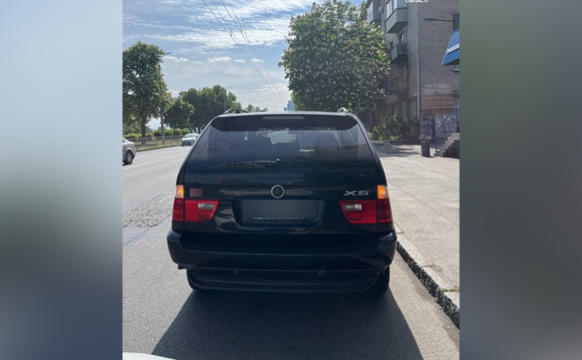 Патрульні Дніпра виявили у водія BMW підроблені документи