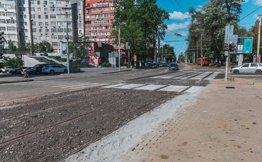 У Дніпрі завершили ремонт трамвайного переїзду на проспекті Лесі Українки