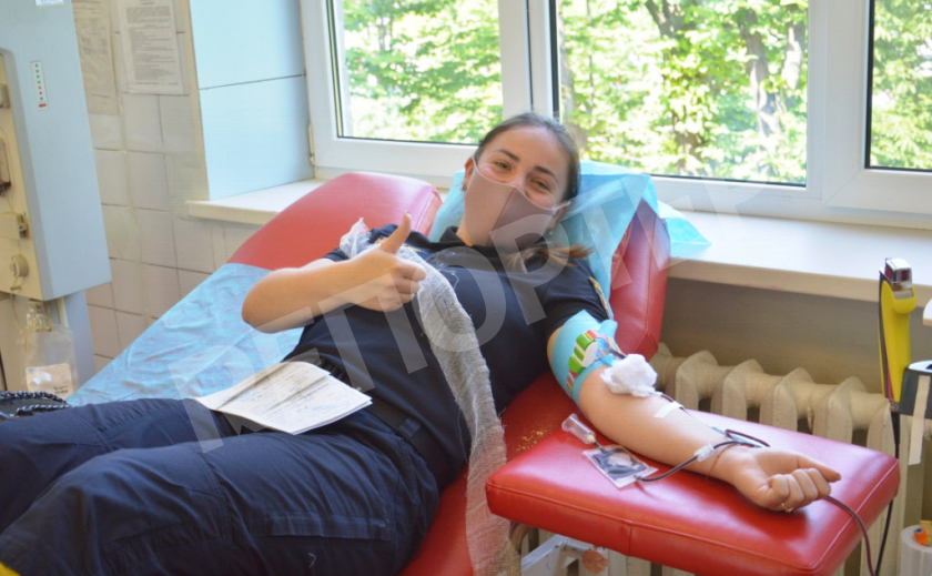 Спасатели Днепропетровщины помогли нуждающимся в плазме крови