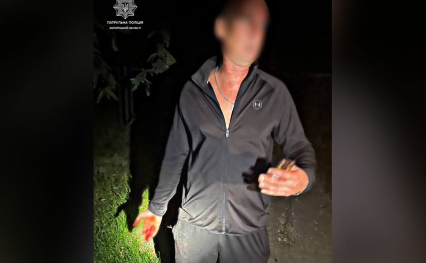 Наніс ножові поранення жінці: патрульні Дніпра виявили та затримали нападника Наніс ножові поранення жінці: патрульні Дніпра виявили та затримали нападника