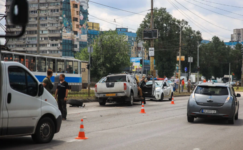 На Донецькому шосе у Дніпрі зіткнулися Skoda, Nissan, Ford та Opel: деталі