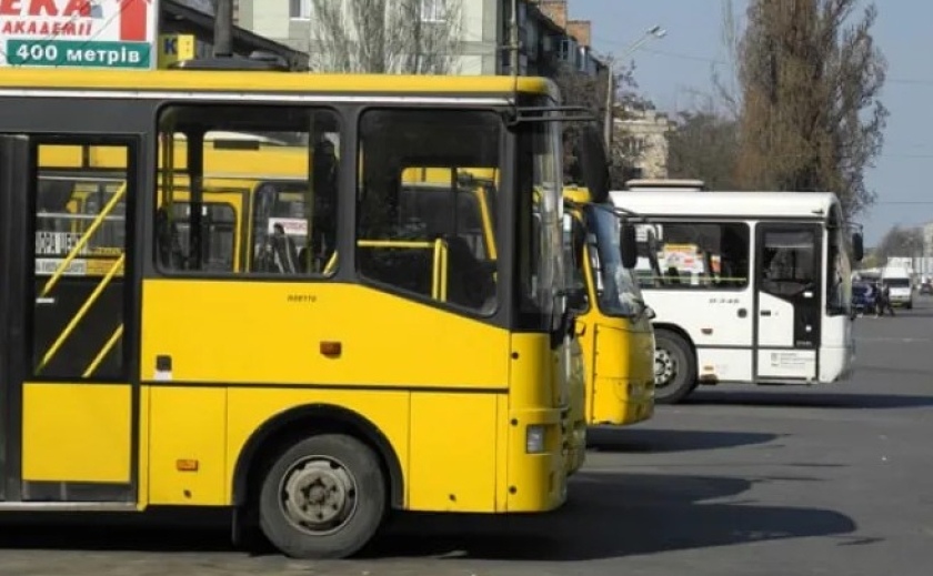 Популярні автобуси і тролейбуси у Дніпрі змінять маршрут із 22 червня: подробиці