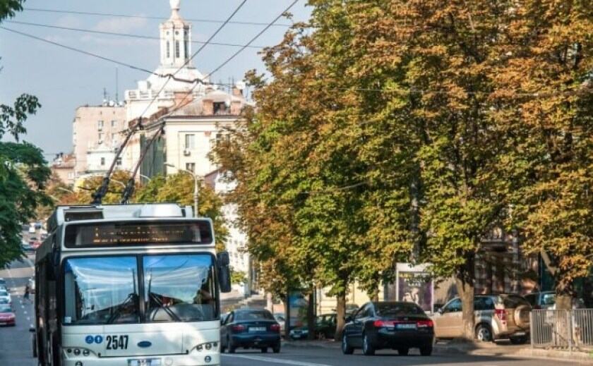 У Дніпрі тимчасово скасують кілька тролейбусних зупинок