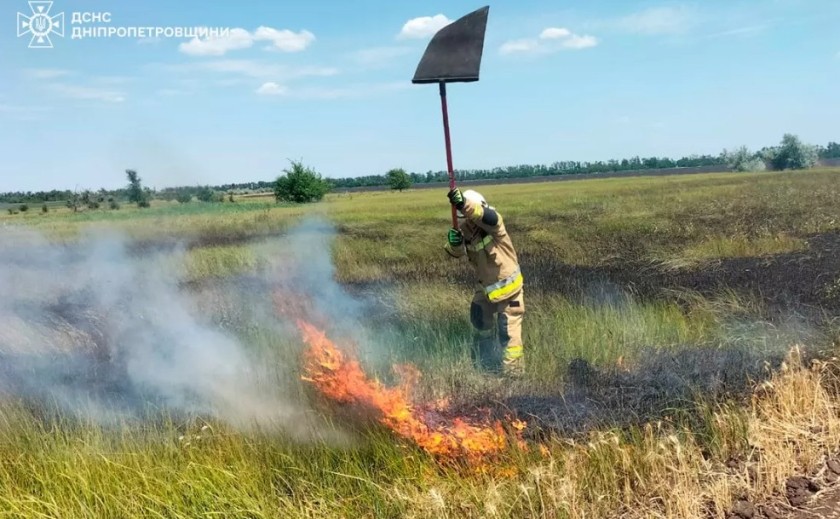 Вогнеборці Дніпропетровщини ліквідували 60 пожеж в екосистемах