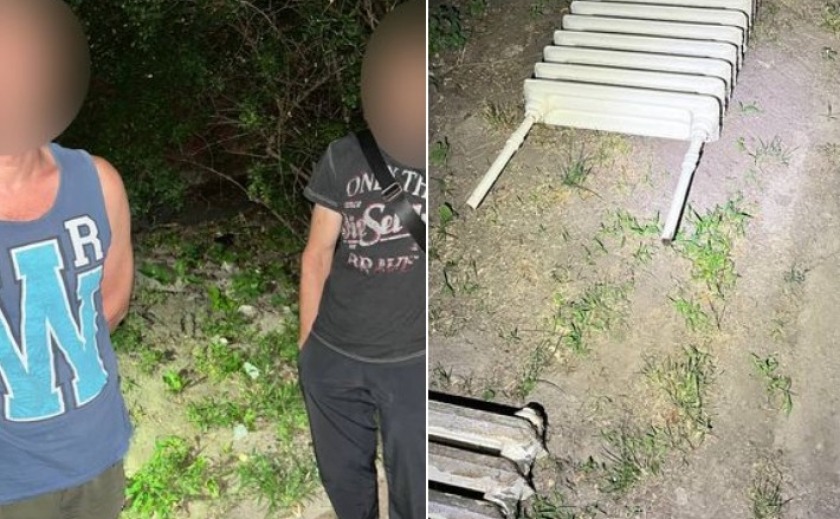 Викрадали чавунні батареї з під’їзду: у Дніпрі патрульні затримали злочинців