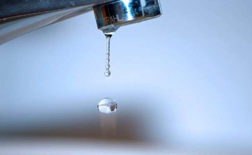 У Дніпрі за кількома адресами не буде води: комунальники ліквідують аварії