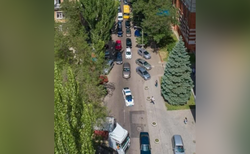 У Дніпрі збираються майже на місяць звузити тротуари в центрі міста У Дніпрі збираються майже на місяць звузити тротуари в центрі міста