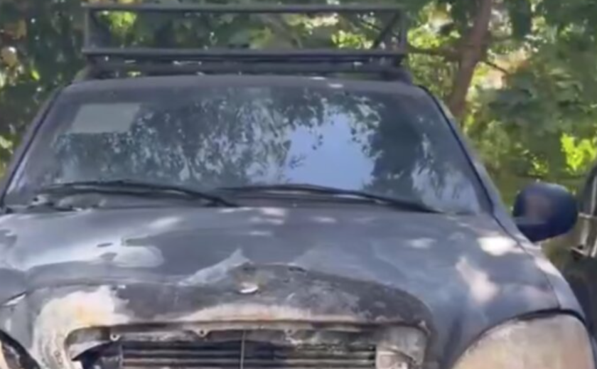 У Соборному районі Дніпра спалили ще одну автівку військових