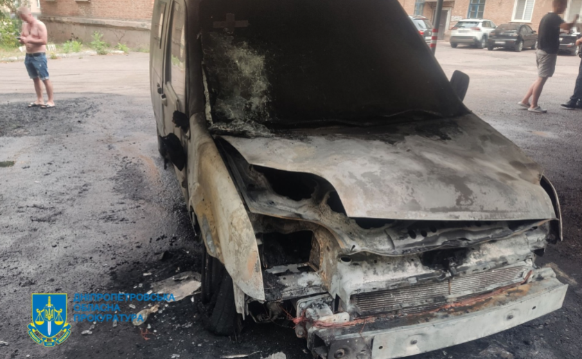 Підпалювали автівки військовослужбовців – п’яти мешканцям Дніпропетровщини загрожує до 10 років тюрми