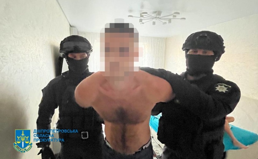 Заробили на вирощуванні та збуті канабісу понад 50 млн грн: на Дніпропетровщині затримали злочинну організацію