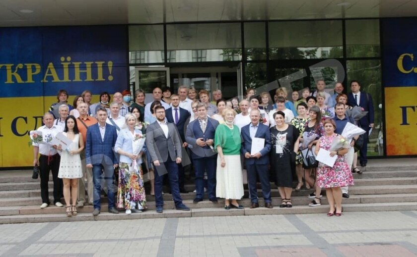 Врачей Днепропетровщины поздравили с профессиональным праздником