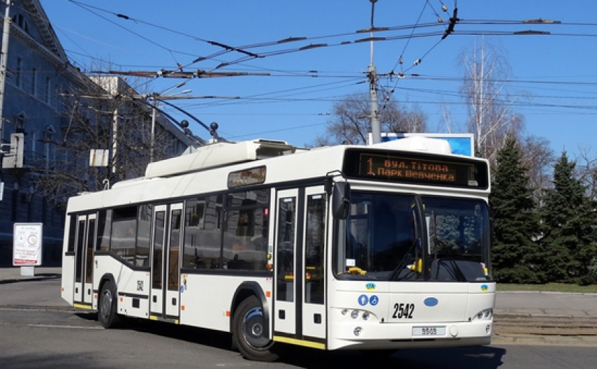 У Дніпрі 30 серпня деякі тролейбуси на годину змінять маршрут: подробиці