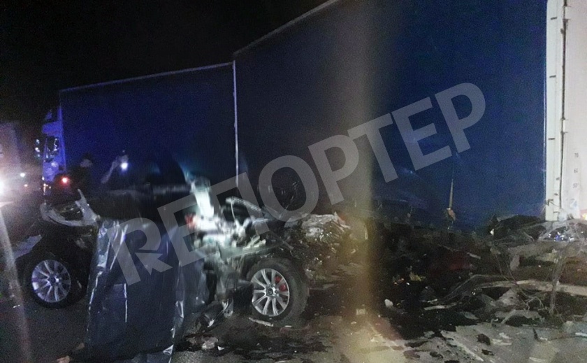 В автокатастрофе на Днепропетровщине погиб ребенок и двое взрослых