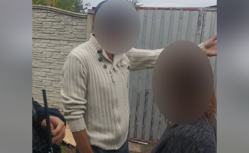Побив та залишив стікати кровʼю на узбіччі: патрульні Дніпра виявили ймовірного зловмисника