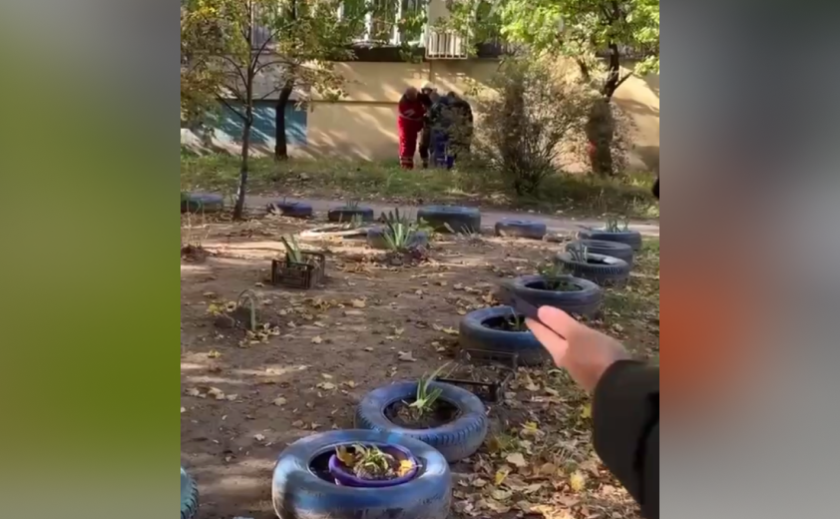 У Дніпрі на Моніторній жінка вистрибнула з вікна: деталі