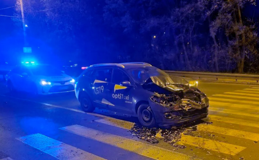 На проїзді Гальченка у Дніпрі зіткнулися два Renault: є постраждалі