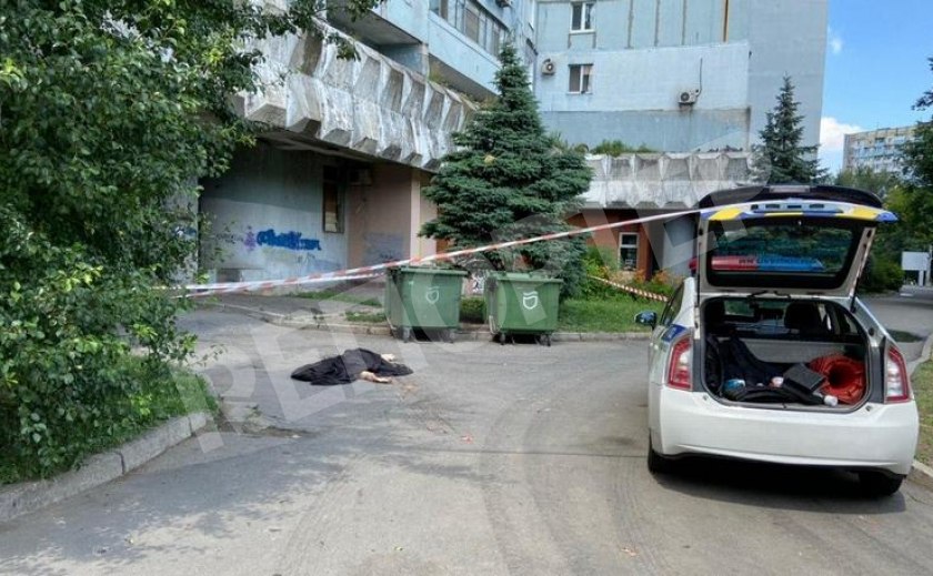 Ещё один мужчина выпал из окна многоэтажки в Днепре