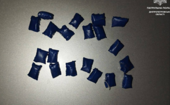 У мешканки Дніпра патрульні виявили «закладки»