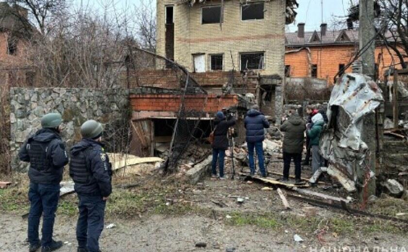 Слідчо-оперативні групи поліції документують наслідки російської атаки по Дніпровському району