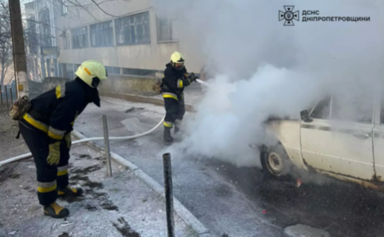 Надзвичайники Дніпра ліквідували займання «ВАЗ-2106» у Соборному районі Дніпра