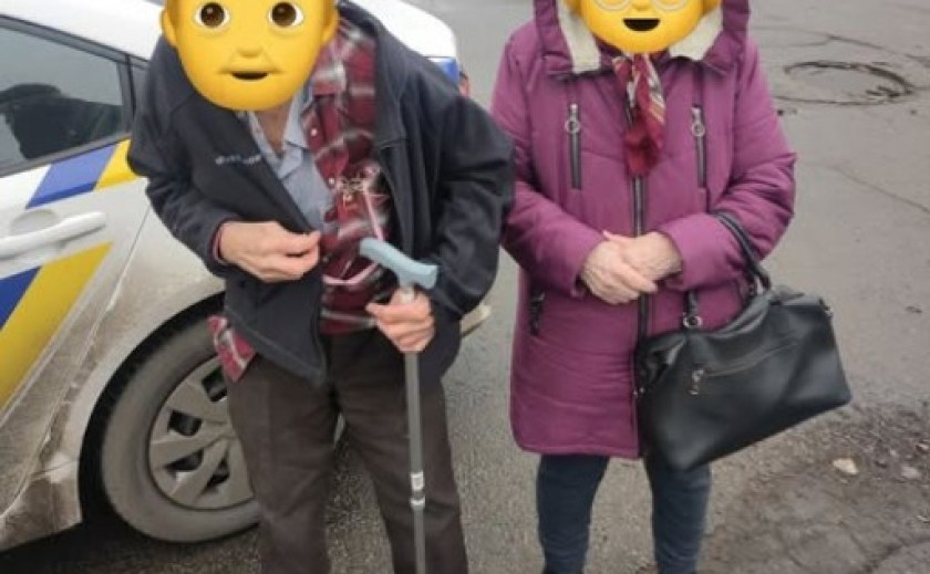Загубився і не міг згадати,як потрапити додому: у Дніпрі патрульні допомогли літньому чоловіку