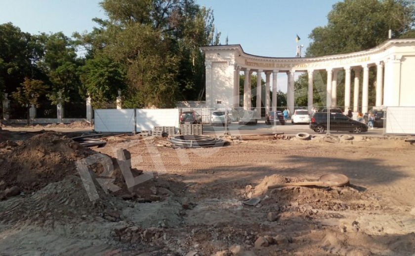 Реконструкция площади Шевченко в Днепре идёт без выходных