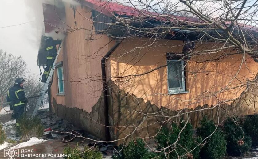 Обійшлося без загиблих та травмованих: у Дніпровському районі ліквідували пожежу на території садового товариства