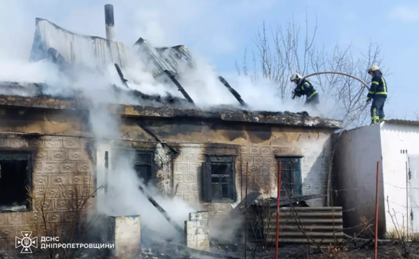 Надзвичайники Дніпровського району ліквідовали займання житлового будинку Надзвичайники Дніпровського району ліквідовали займання житлового будинку