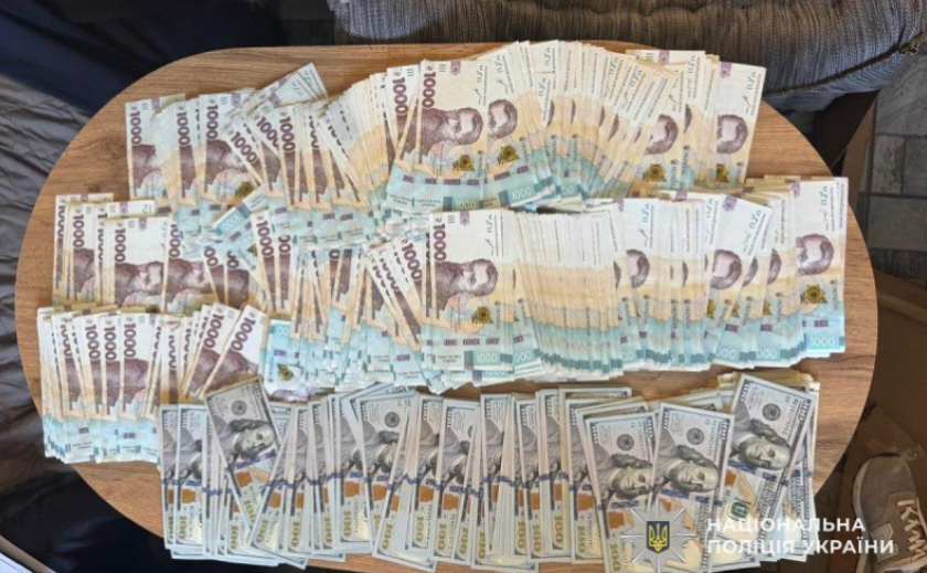 Хабар за госпіталізацію: у Дніпрі затримали директора медичного закладу Хабар за госпіталізацію: у Дніпрі затримали директора медичного закладу