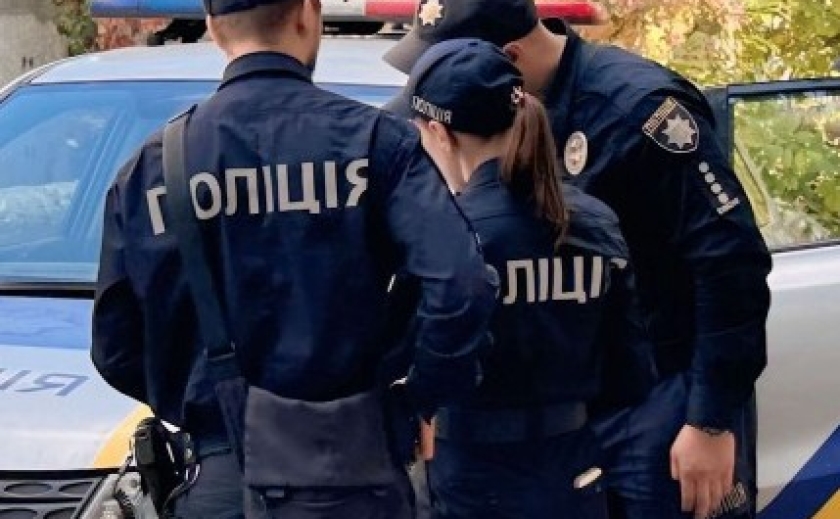 Викрав мобільний телефон у продавчині магазина: слідчі Дніпра повідомили про підозру зловмиснику