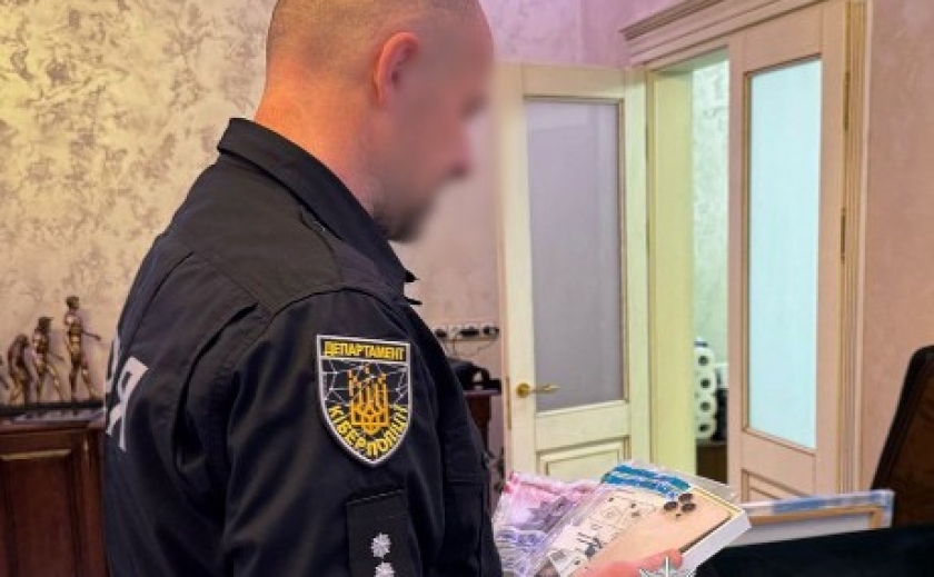 Підробляли чоловікам результати аналізів на ВІЛ для уникнення мобілізації: у Дніпрі поліцейські затримали лікарів ВЛК Підробляли чоловікам результати аналізів на ВІЛ для уникнення мобілізації: у Дніпрі поліцейські затримали лікарів ВЛК