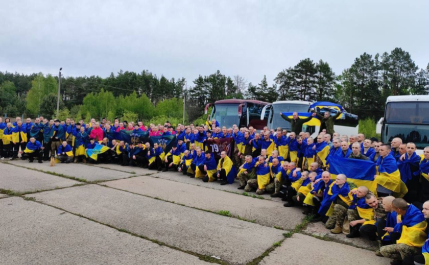Внаслідок чергового обміну додому повернулись 18 захисників з Дніпропетровщини