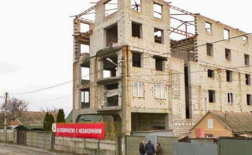 10 років боротьби: у Дніпрі знесли самобуд на Лабораторній