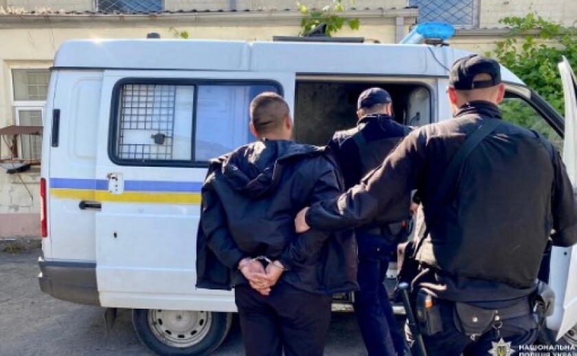 У Дніпрі поліцейські затримали підозрюваного у крадіжці 600 тис. гривень із банківської картки