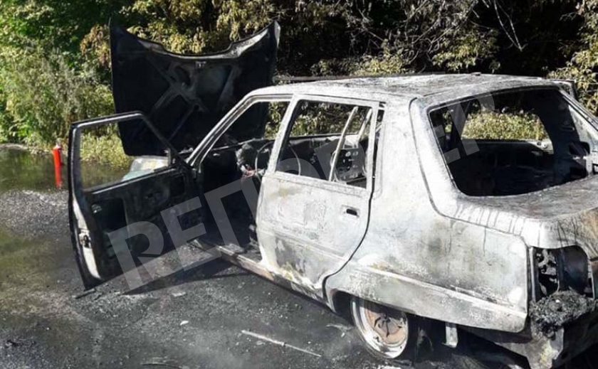 На трассе под Днепром сгорел автомобиль