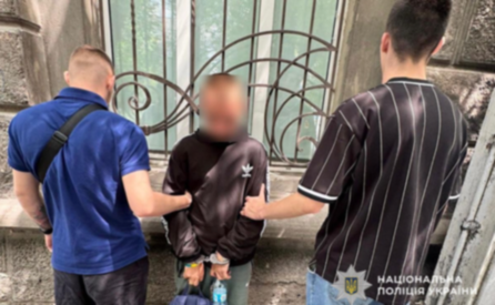 У Дніпрі затримали чоловіка за підозрою у квартирній крадіжці
