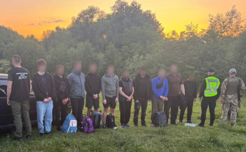 На Буковині викрито спробу незаконного перетину кордону дев’ятьма особами: серед втікачів жителі Дніпропетровщини