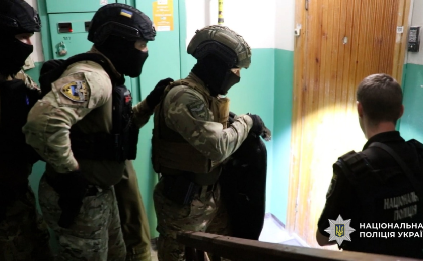 Замовне вбивство свідків та спроба підкупу на 1 млн доларів: зловмиснику з Дніпропетровщини загрожує довічне увʼязнення