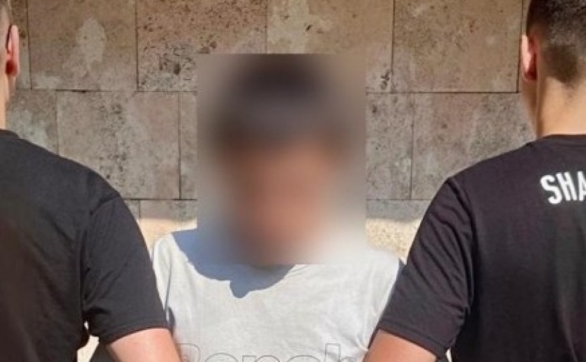 У Дніпрі поліцейські затримали чоловіка, причетного до вуличного пограбування