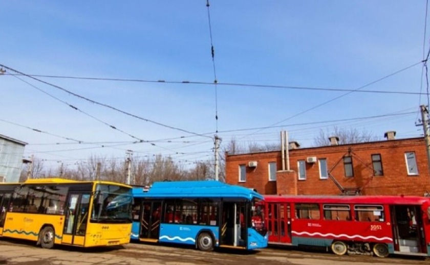 У Дніпрі 17 липня діють зміни в роботі громадського транспорту