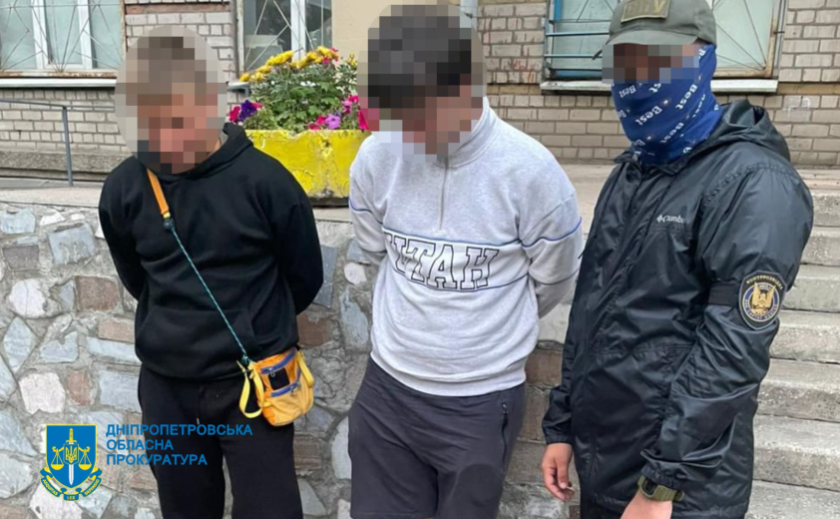 У Дніпрі підлітки заклали вибухівку під автомобіль патрульних біля ТЦК: правоохоронці попередили два теракти