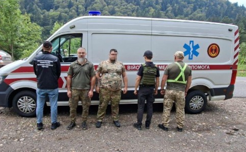 Намагався виїхати в Румунію у кареті «швидкої»: на кордоні затримали мешканця Дніпра
