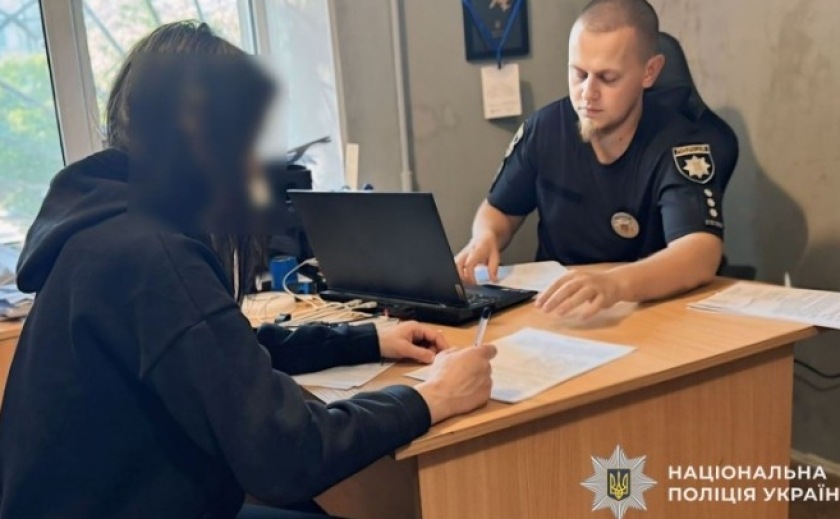 Поліцейські Дніпра затримали жінку за підозрою у вбивстві співмешканця