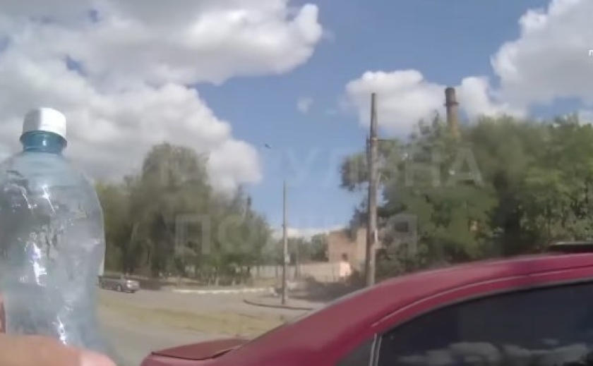 Пасажирці стало зле в авто: запорізькі патрульні першими прийшли на допомогу
