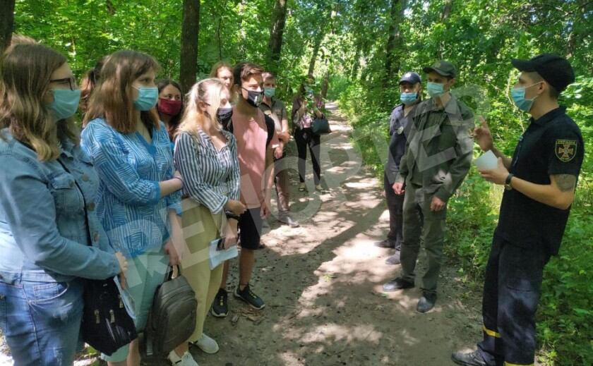 Днепровские спасатели рассказали детям о правилах поведения на пляже