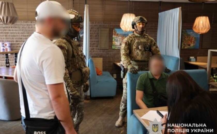 На Дніпропетровщині поліцейські міграційної поліції викрили схему незаконного переправлення військовозобов’язаних чоловіків за кордон