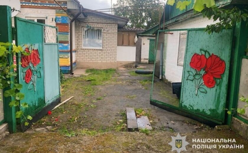 Зайшли у двір та викрали причеп: слідчі Дніпропетровщини скерували до суду обвинувальний акт щодо трьох чоловіків