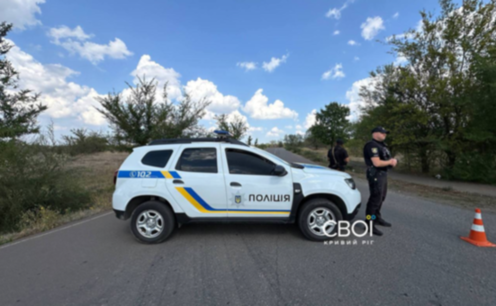 На Дніпропетровщині поліцейський застрелився у службовому авто: деталі